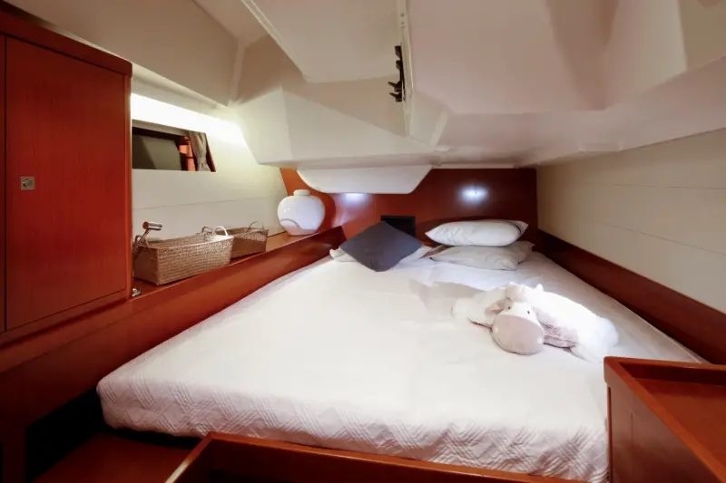 Nabucco: Forward Cabin #2 (Cabin Charter - 2 pax) Fully Crewed, ALL EXPENSES preview 5