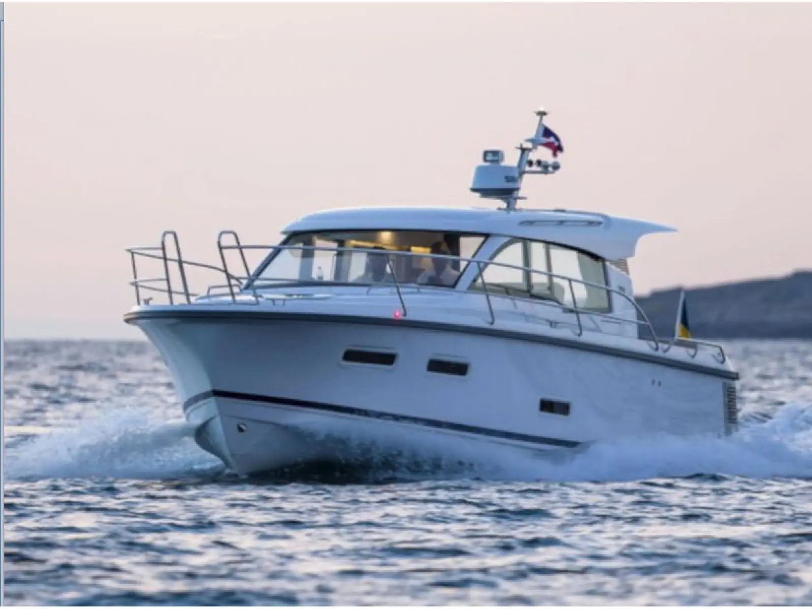 Yacht 702 photo 1