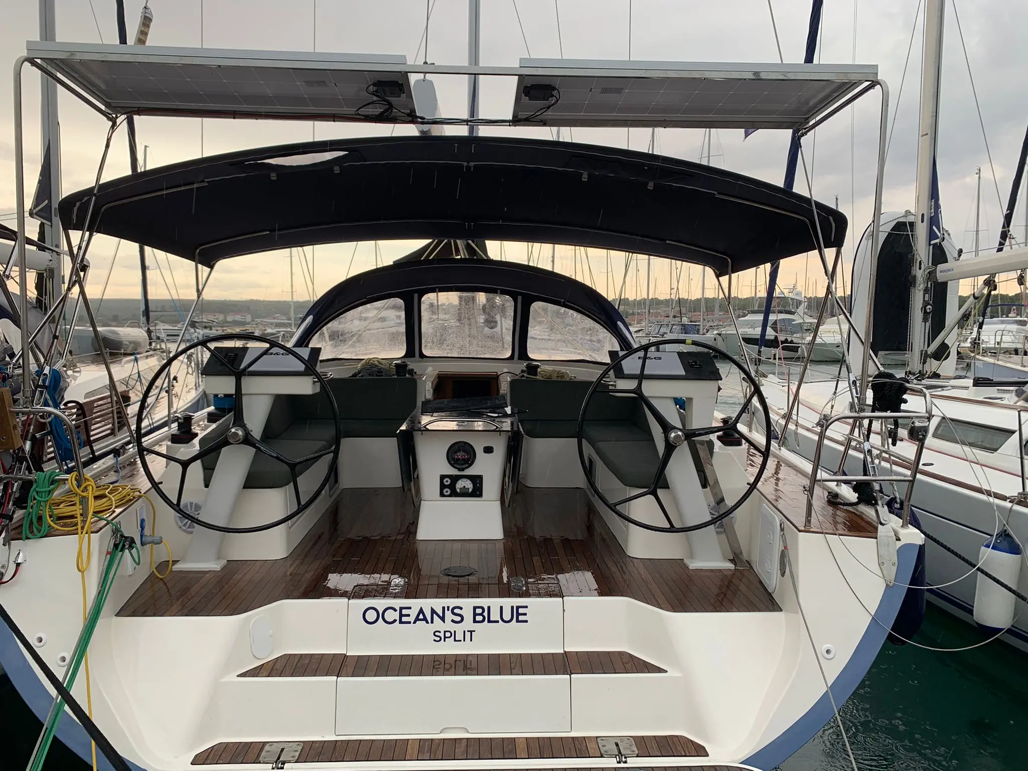 OCEAN'S BLUE  photo 1