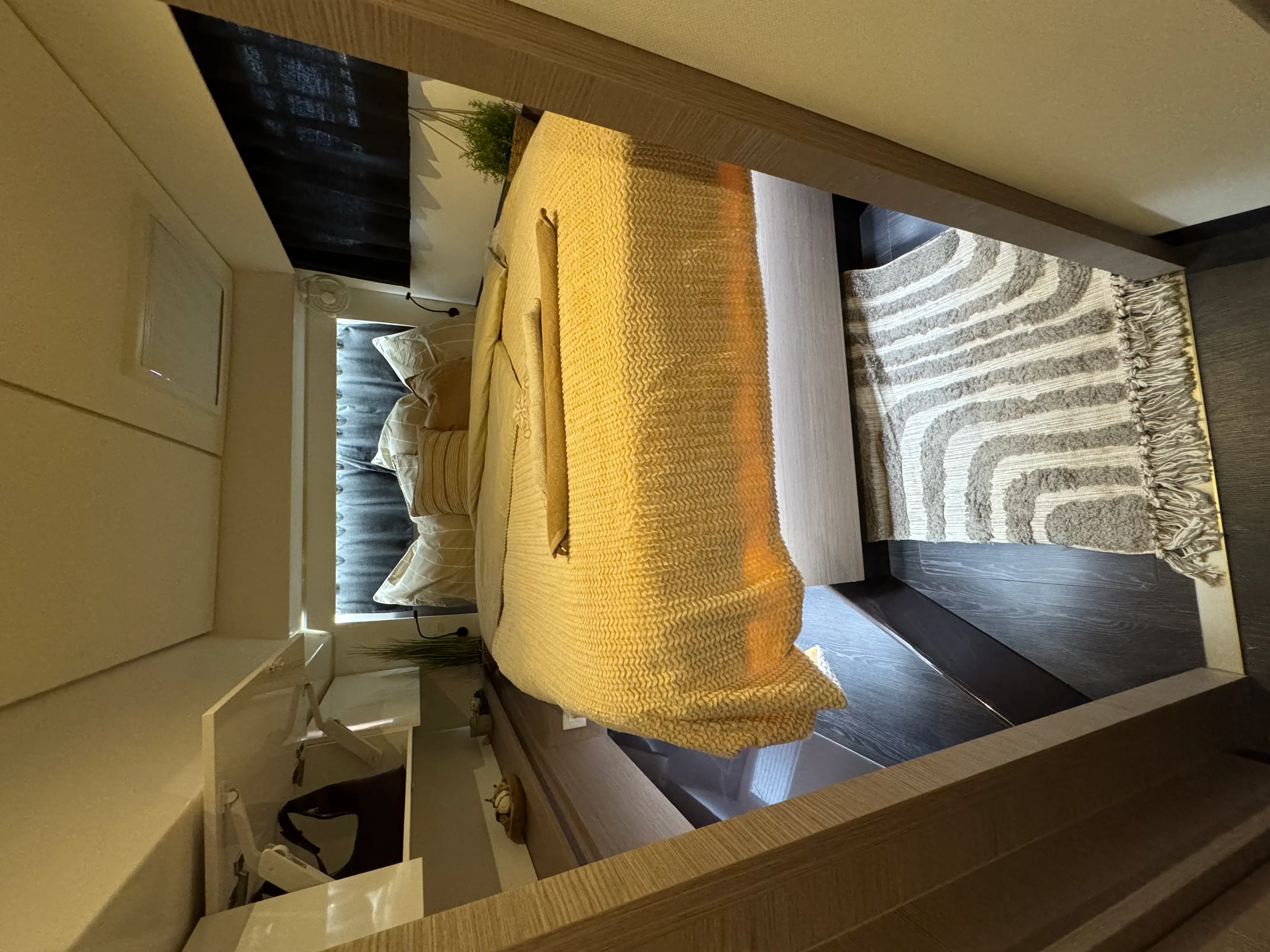 Yacht 1054 preview 4