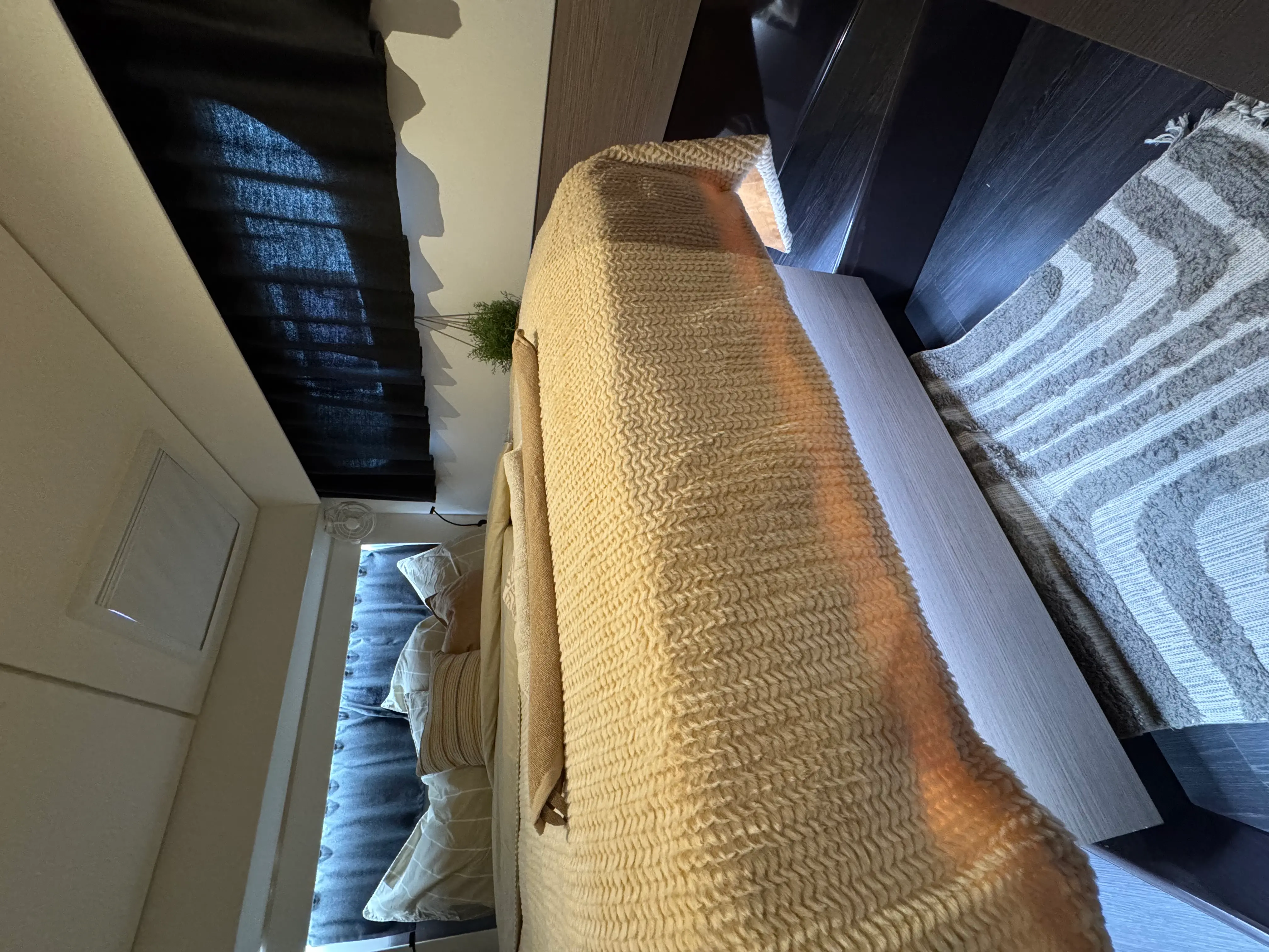 Yacht 1054 preview 5