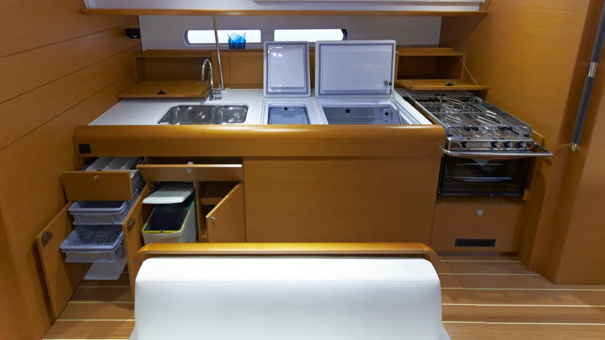 Sunsail 47 Classic preview 5