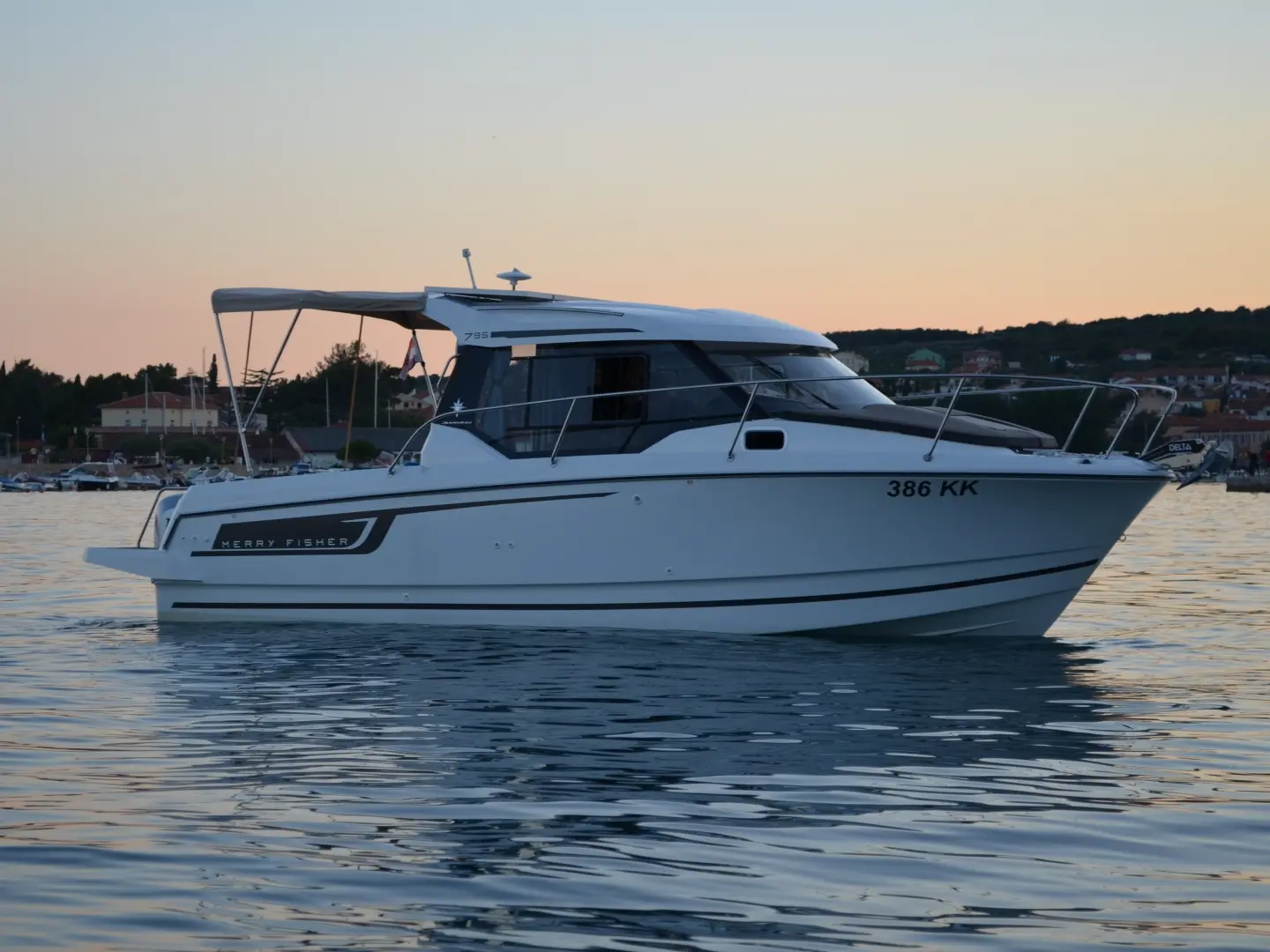 MF 795 photo 1