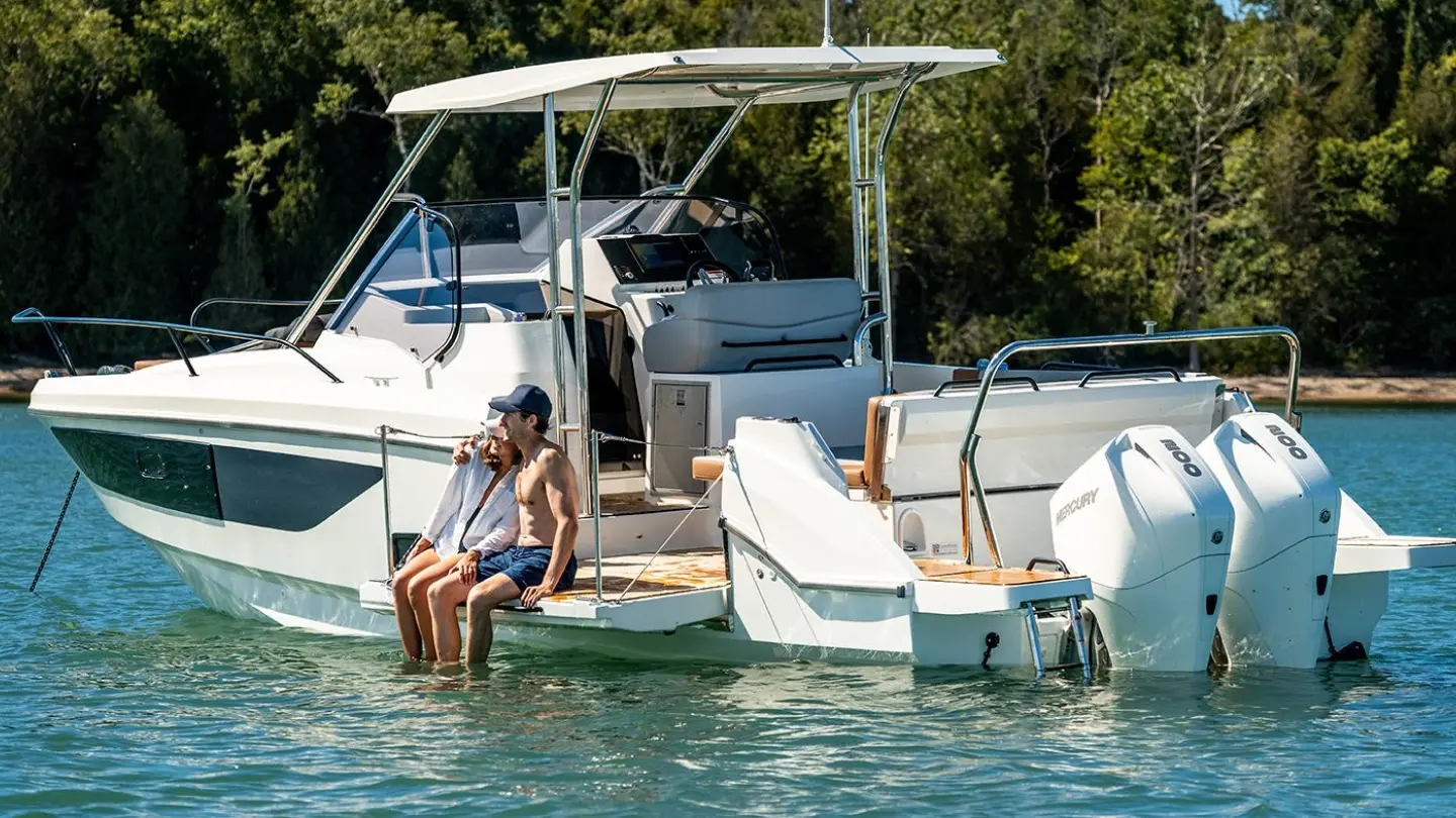 Beneteau 9 preview 4