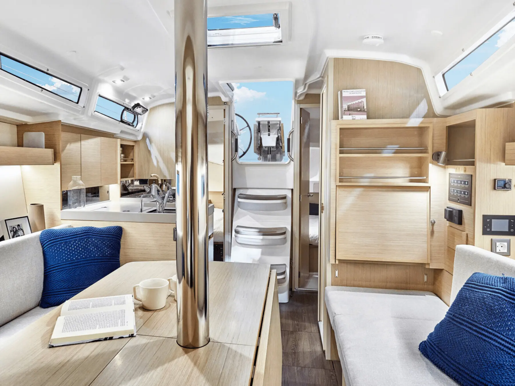 Oceanis 34.1 Premium preview 3