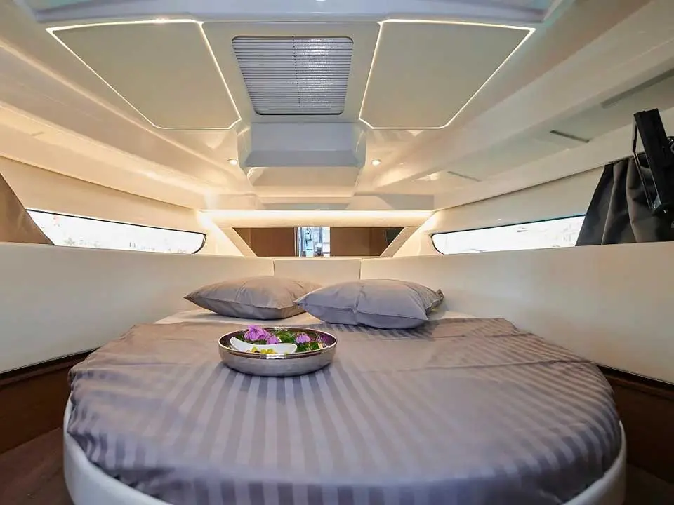 Yacht 744 preview 5
