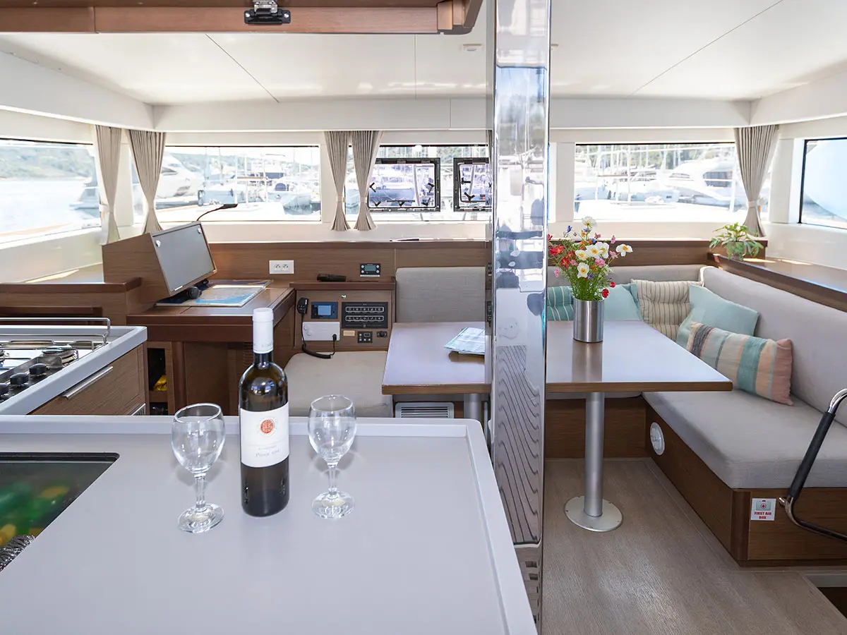 MONARCH 2020 (air condition, generator) preview 3