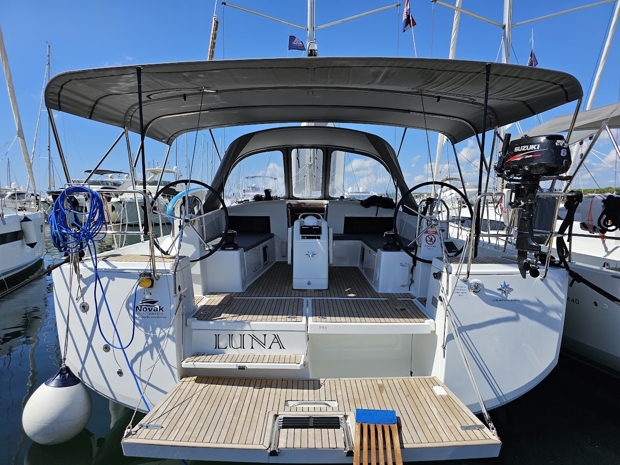 Luna photo 1