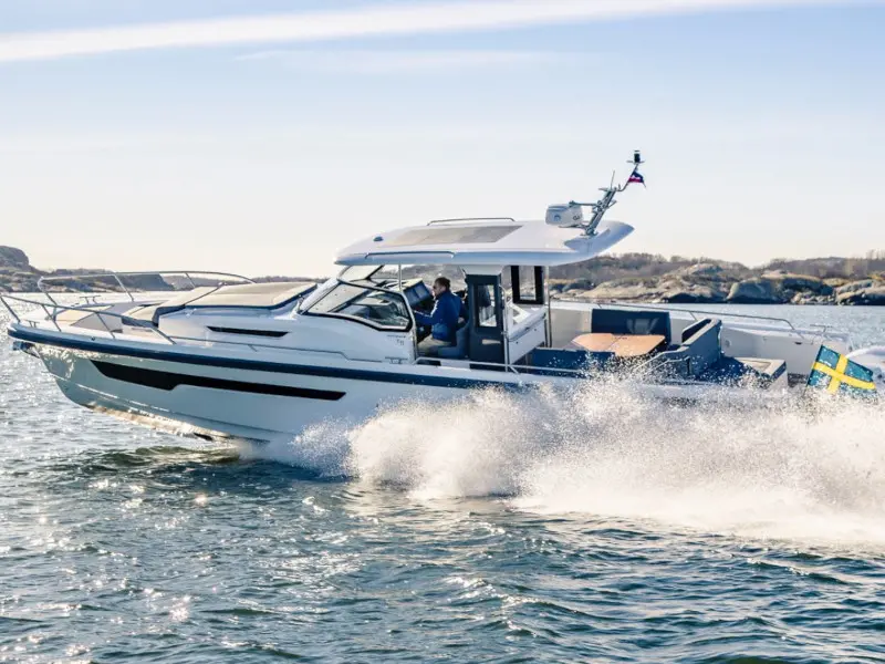 Yacht 731 photo 1