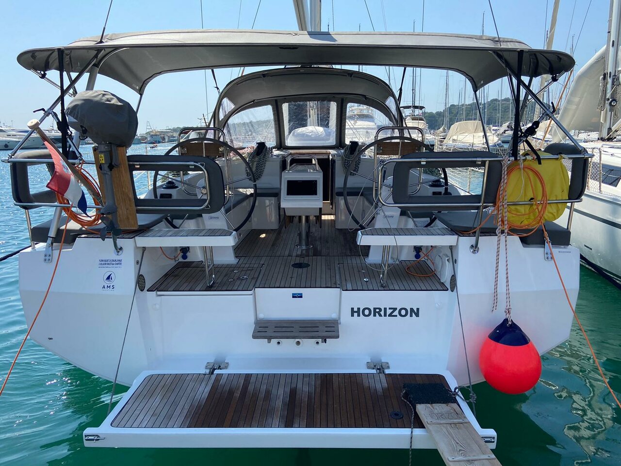 Horizon photo 1