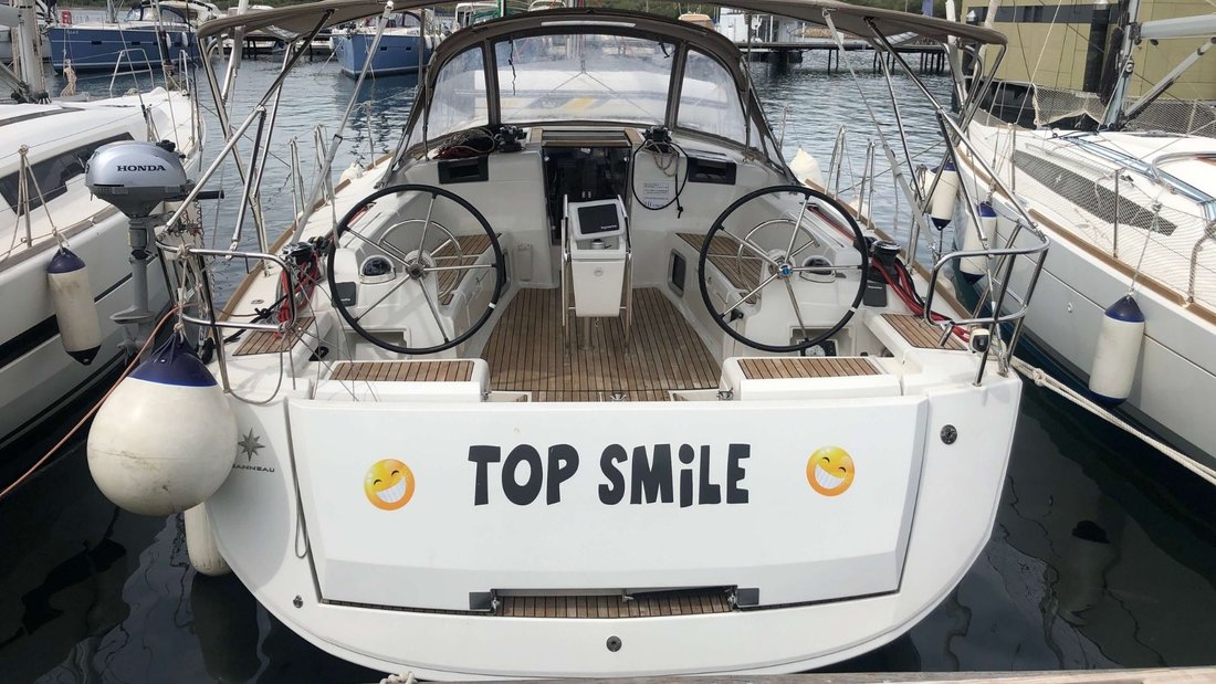Top Smile photo 1