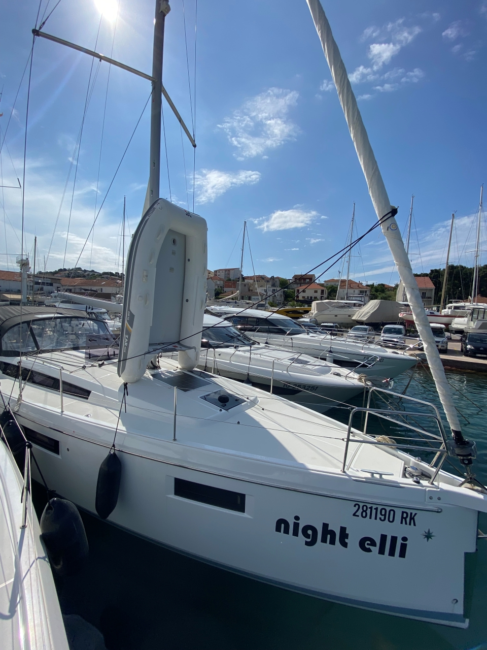 night elli photo 1