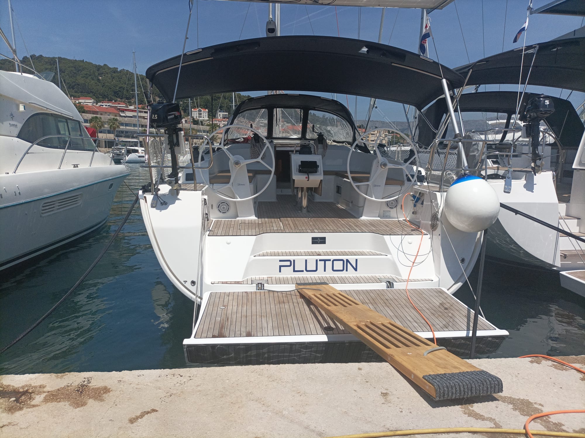 Pluton photo 1
