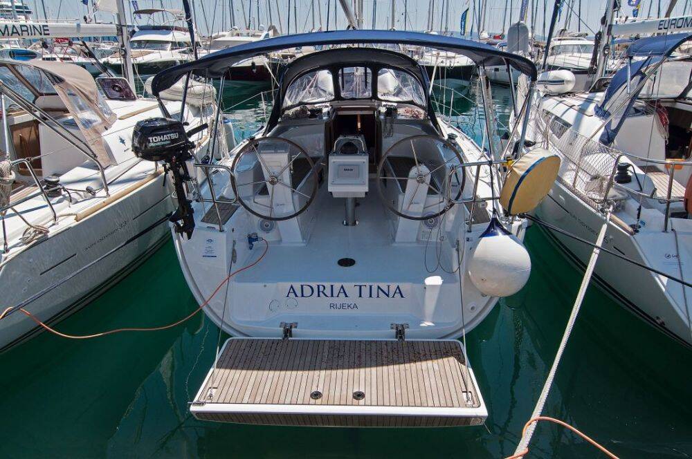 Adria Tina photo 1